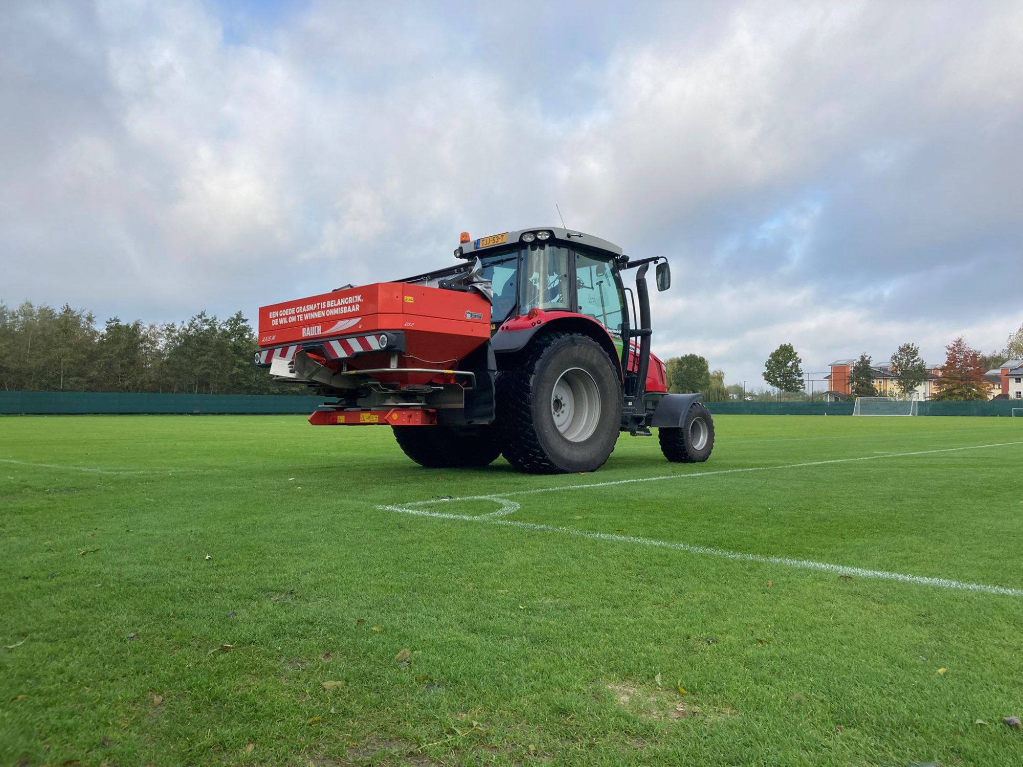 Afbeelding Bemestingsgift sportvelden rondom doorzaai