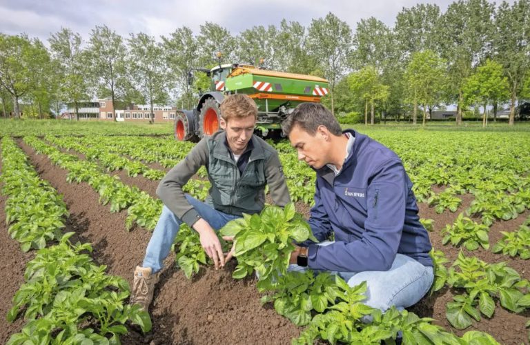 Afbeelding Gelezen in Boerderij: doelen behalen door slimmer bemesten