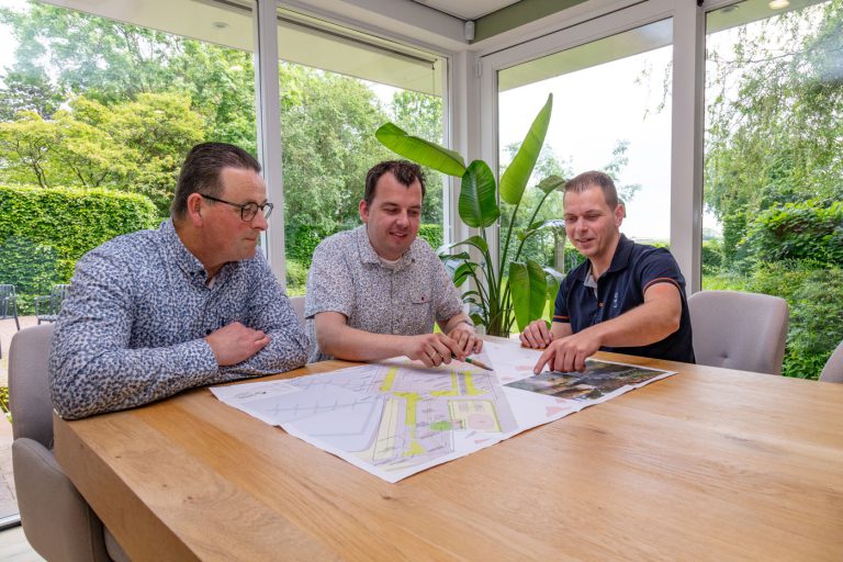 Afbeelding ‘Tegels eruit, groen erin’